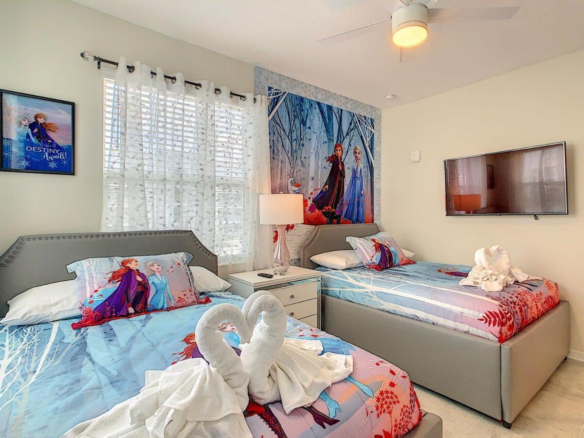 Comfy Lakeview 3BR with 2 Clubhouses & Waterpark