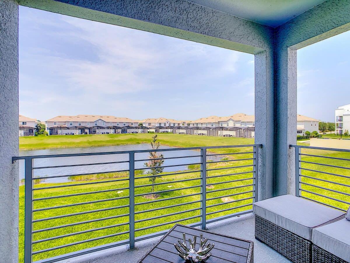 Comfy Lakeview 3BR with 2 Clubhouses & Waterpark