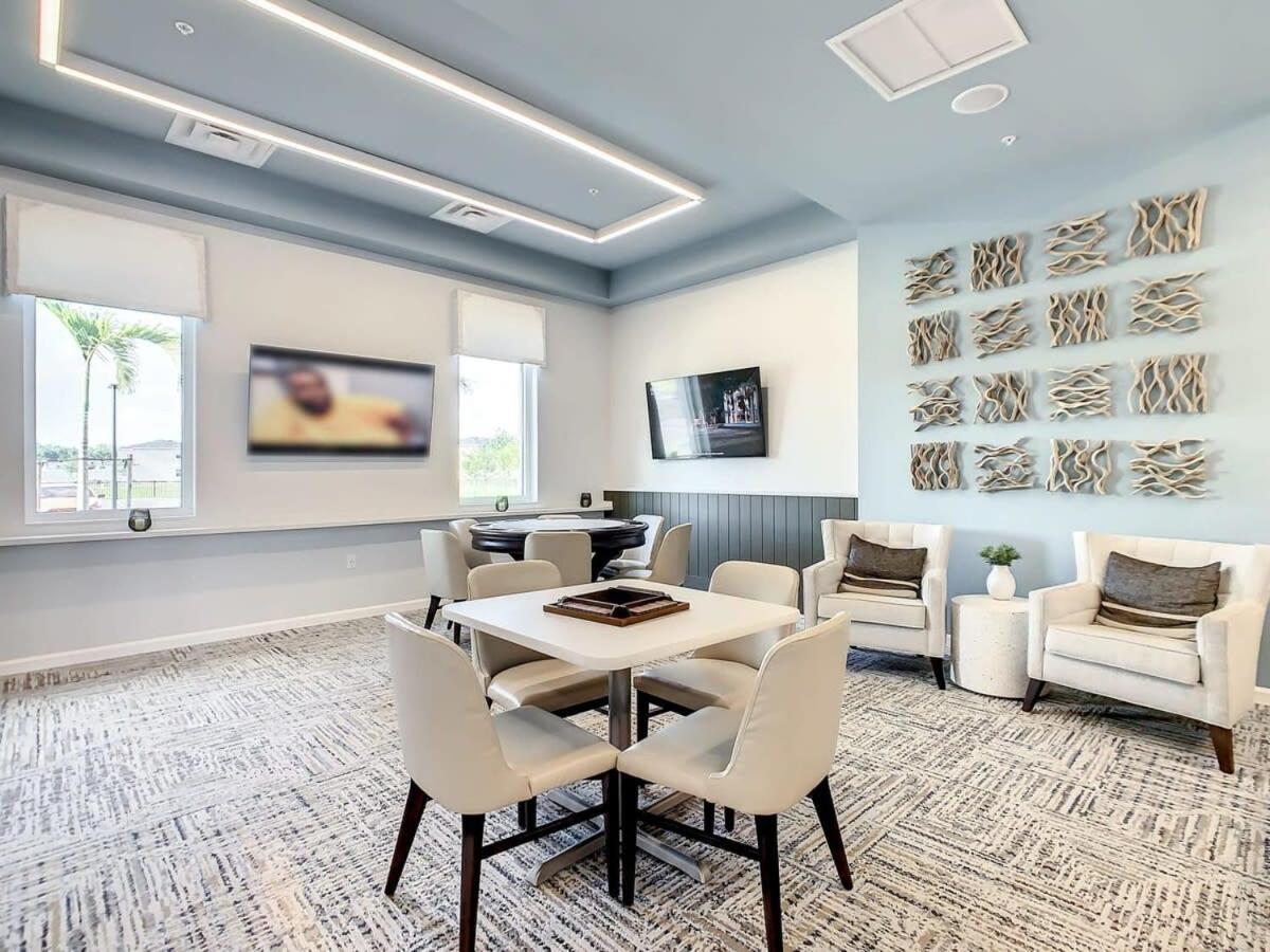 Comfy Lakeview 3BR with 2 Clubhouses & Waterpark