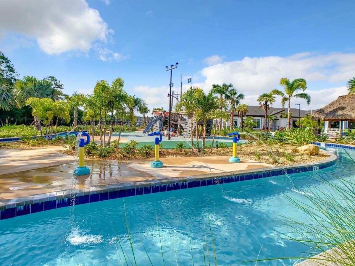 Comfy Lakeview 3BR with 2 Clubhouses & Waterpark