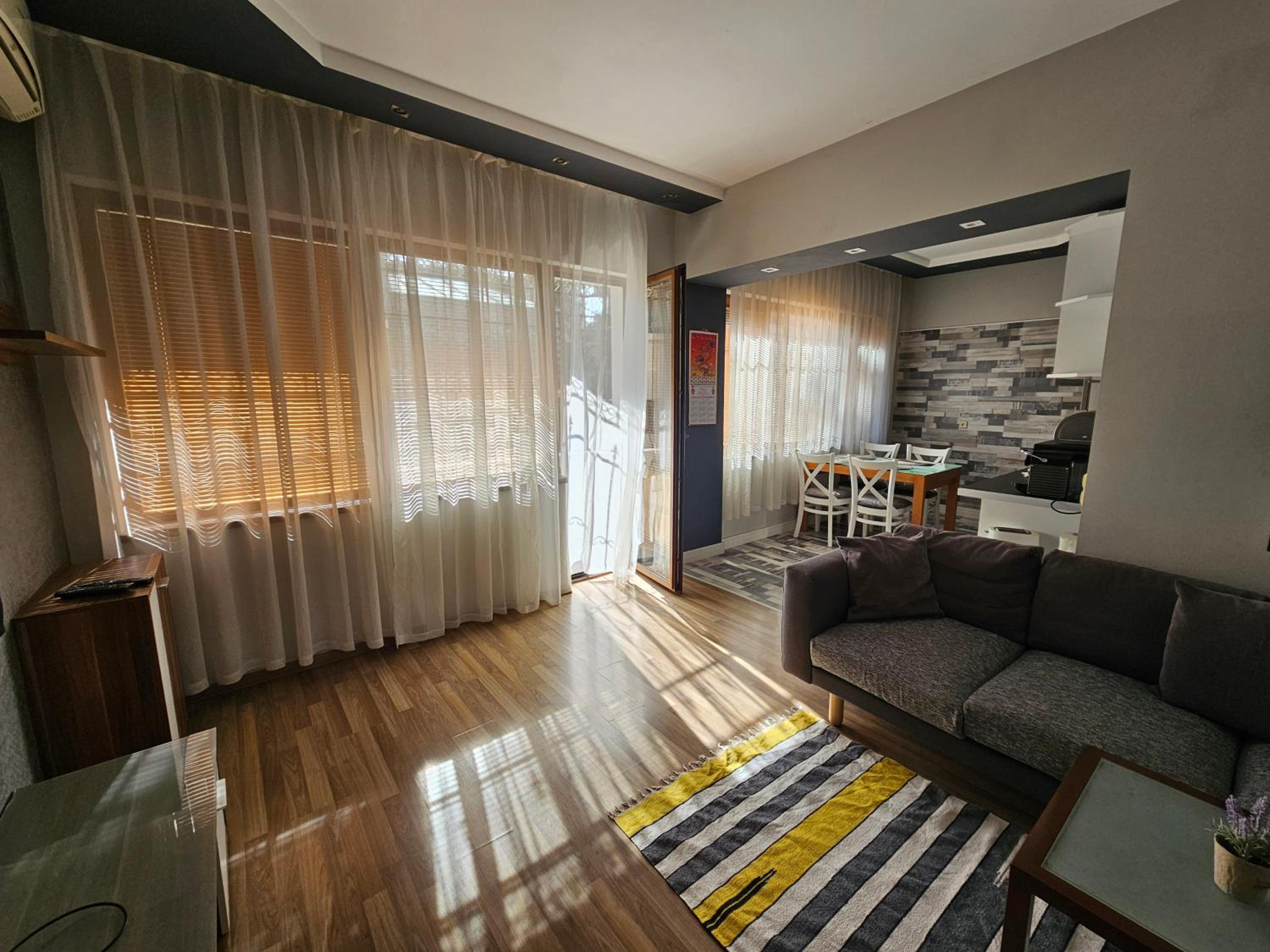 Grey central apartment view 3