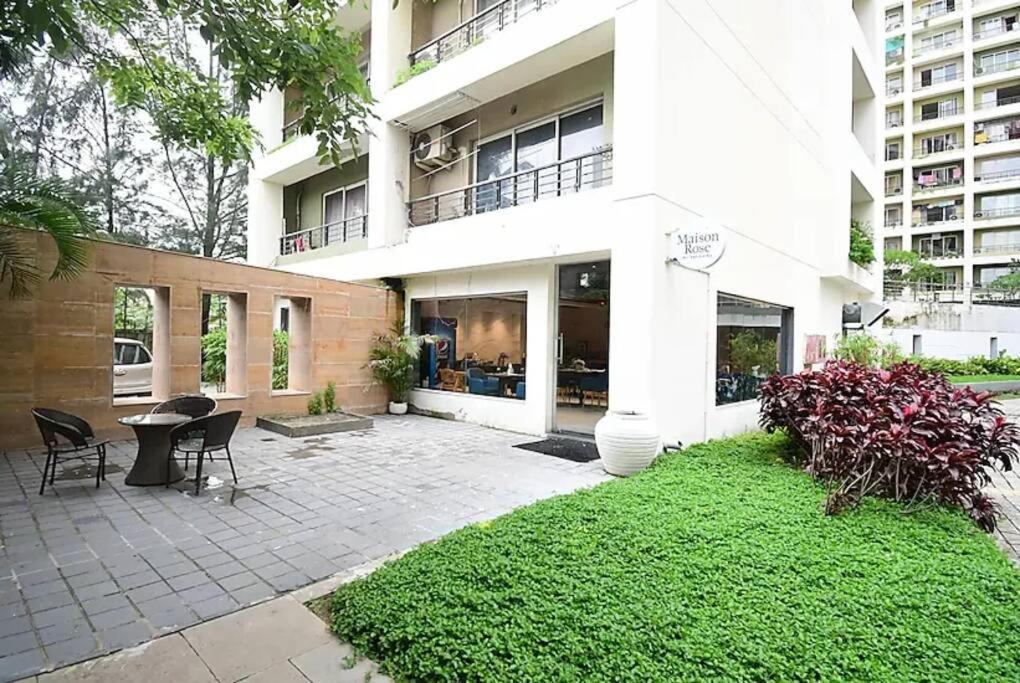 Siddha Xanadu Studio, Poolside Near Airport, CC2 Mall view 4