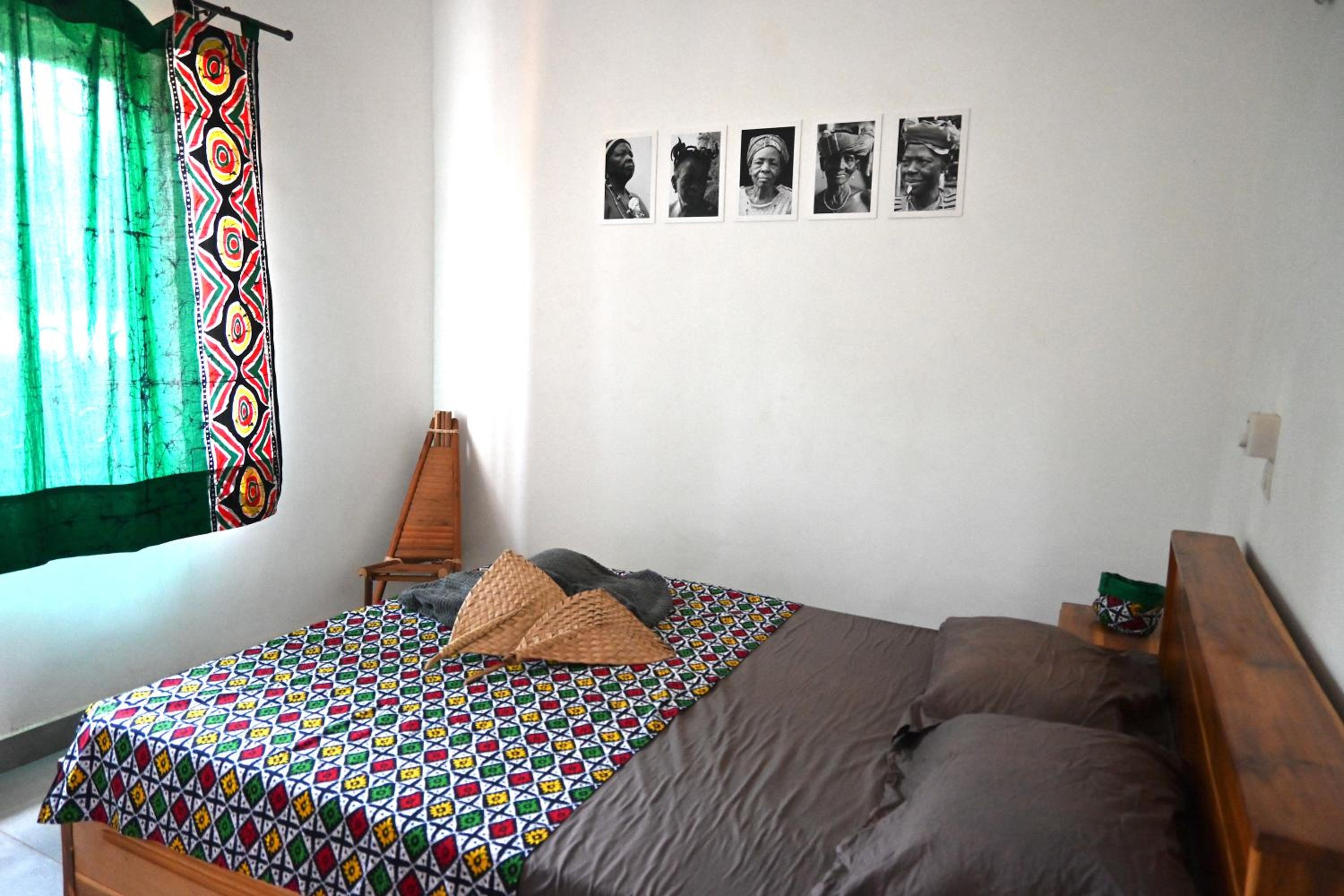 Les Amazones Rouges maison moderne et chaleureuse