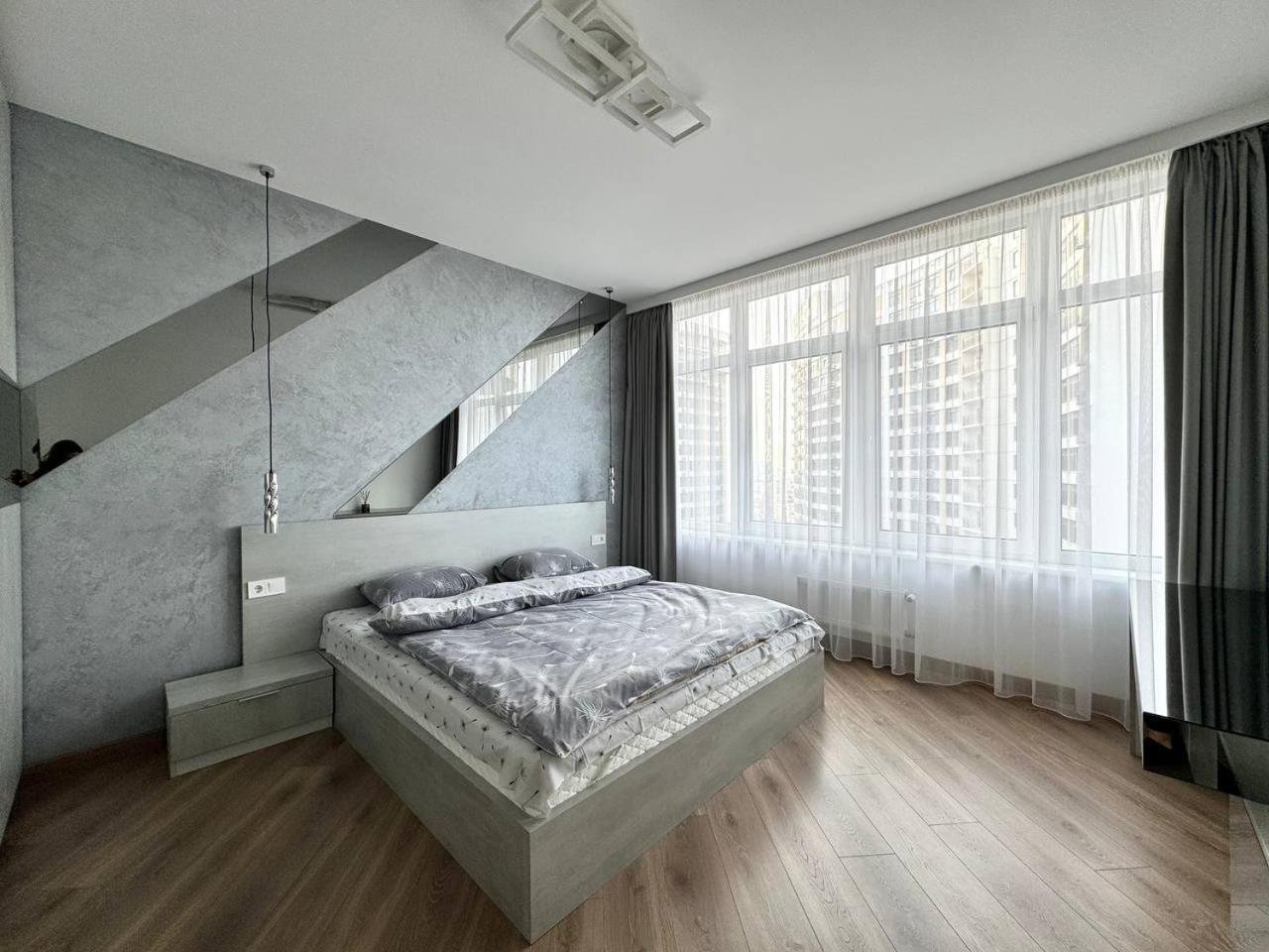 45 Pearl 2 Bedrooms Disign Apartment view 5