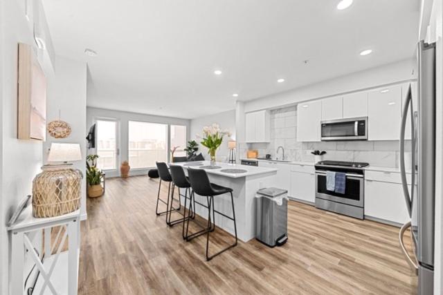 Exclusive property in the heart of marina del rey