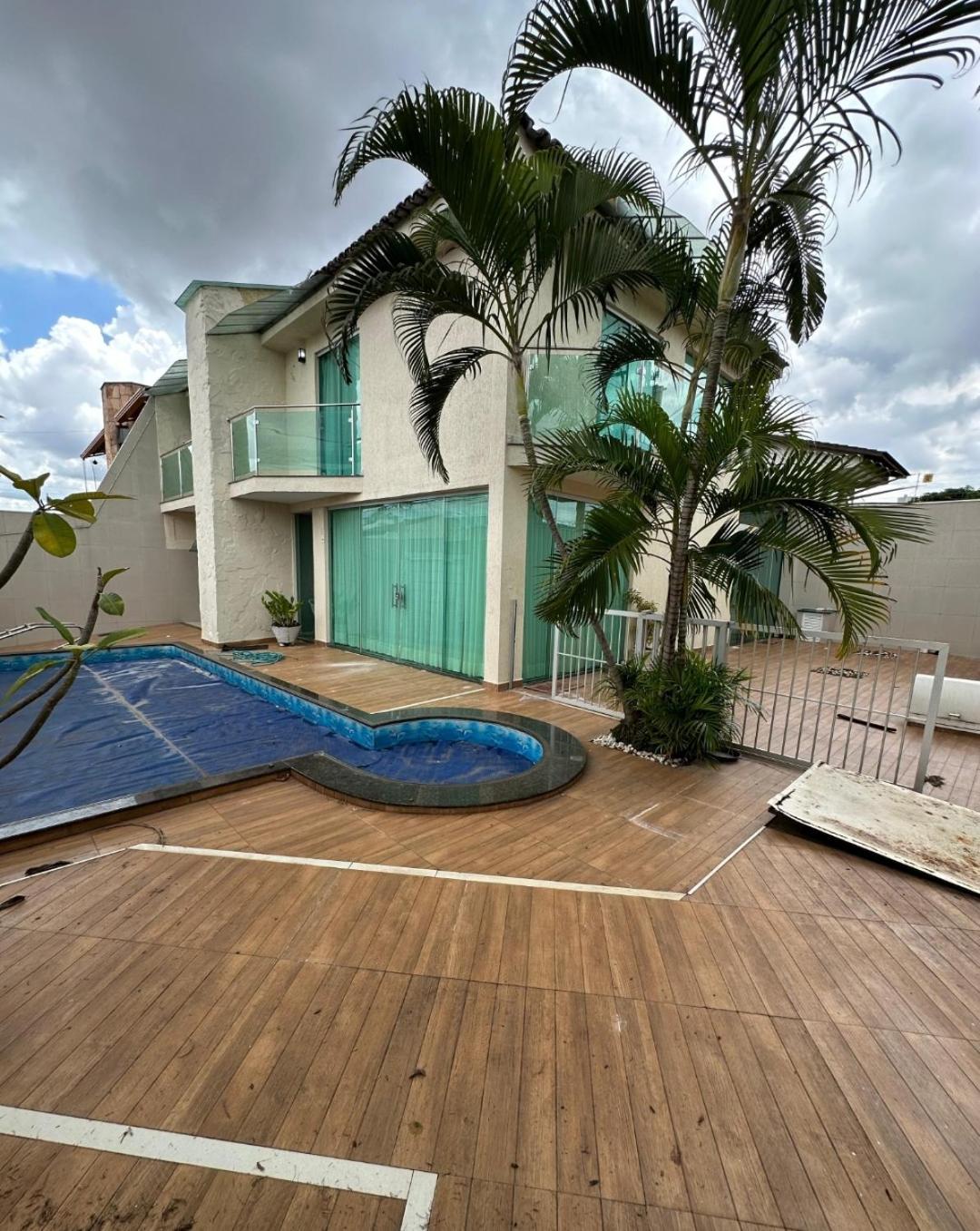 Sobrado com piscina no jardim america