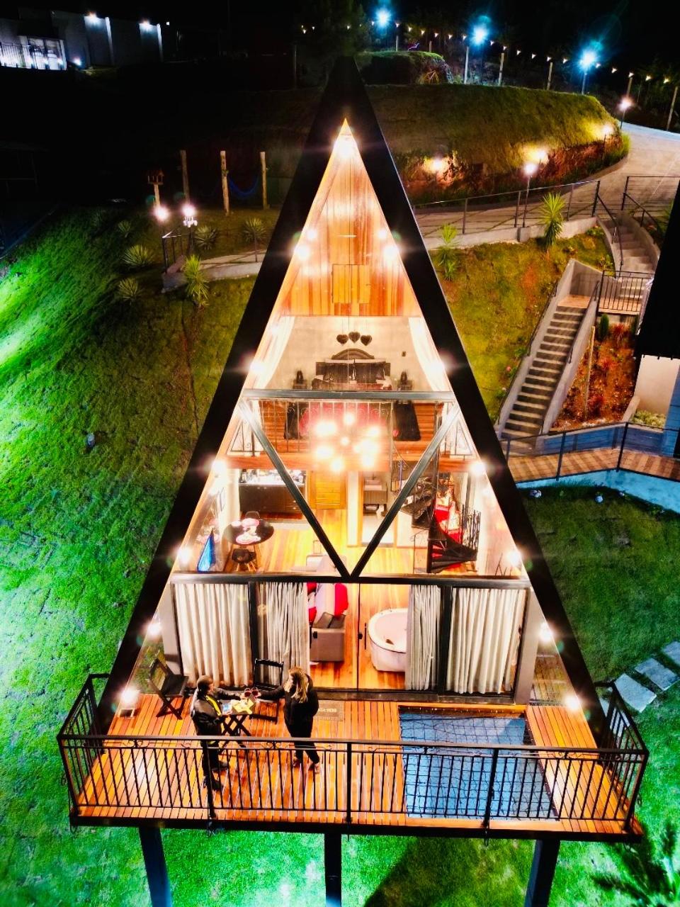 Hotel 4 Chales De Luxo Monte Lorobell - Campos Do Jordao/sp