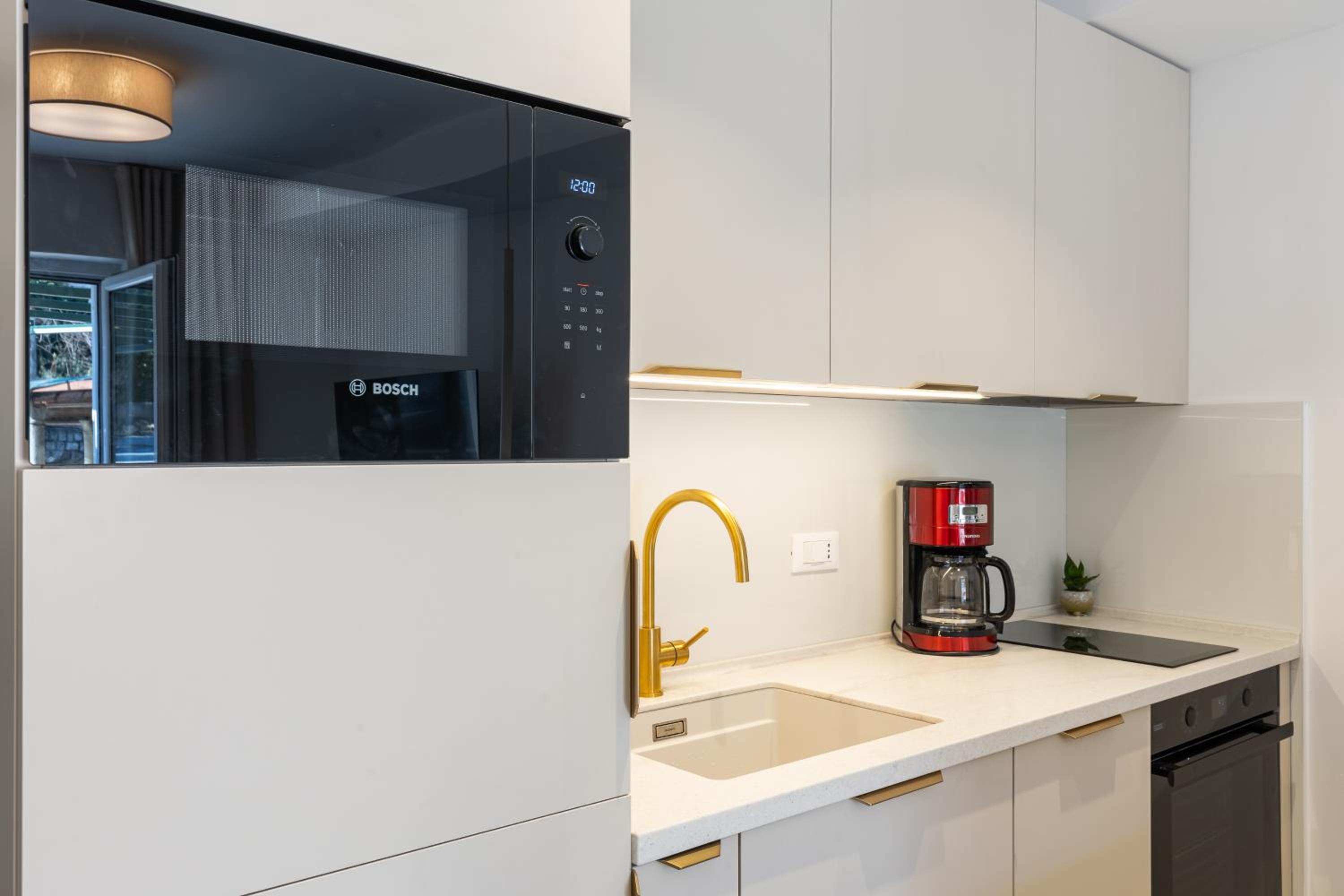 Floret Apartment