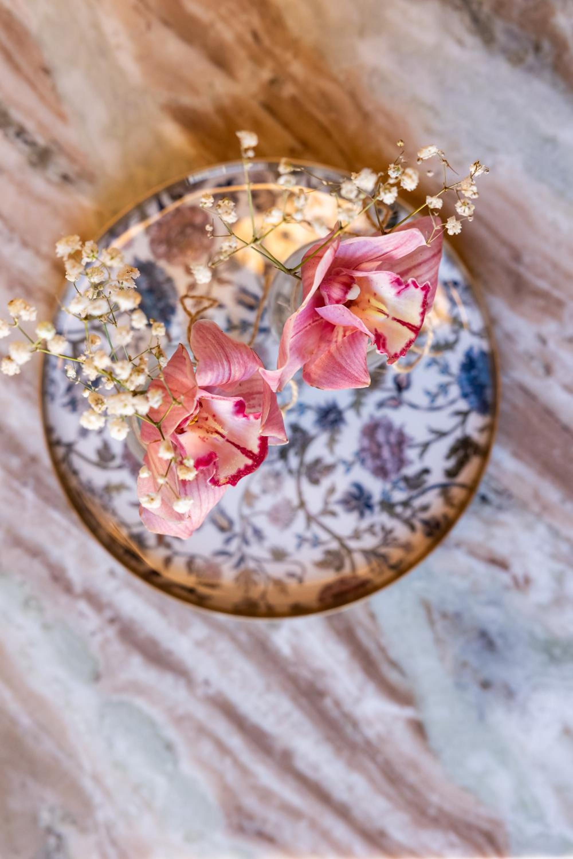 Floret Apartment