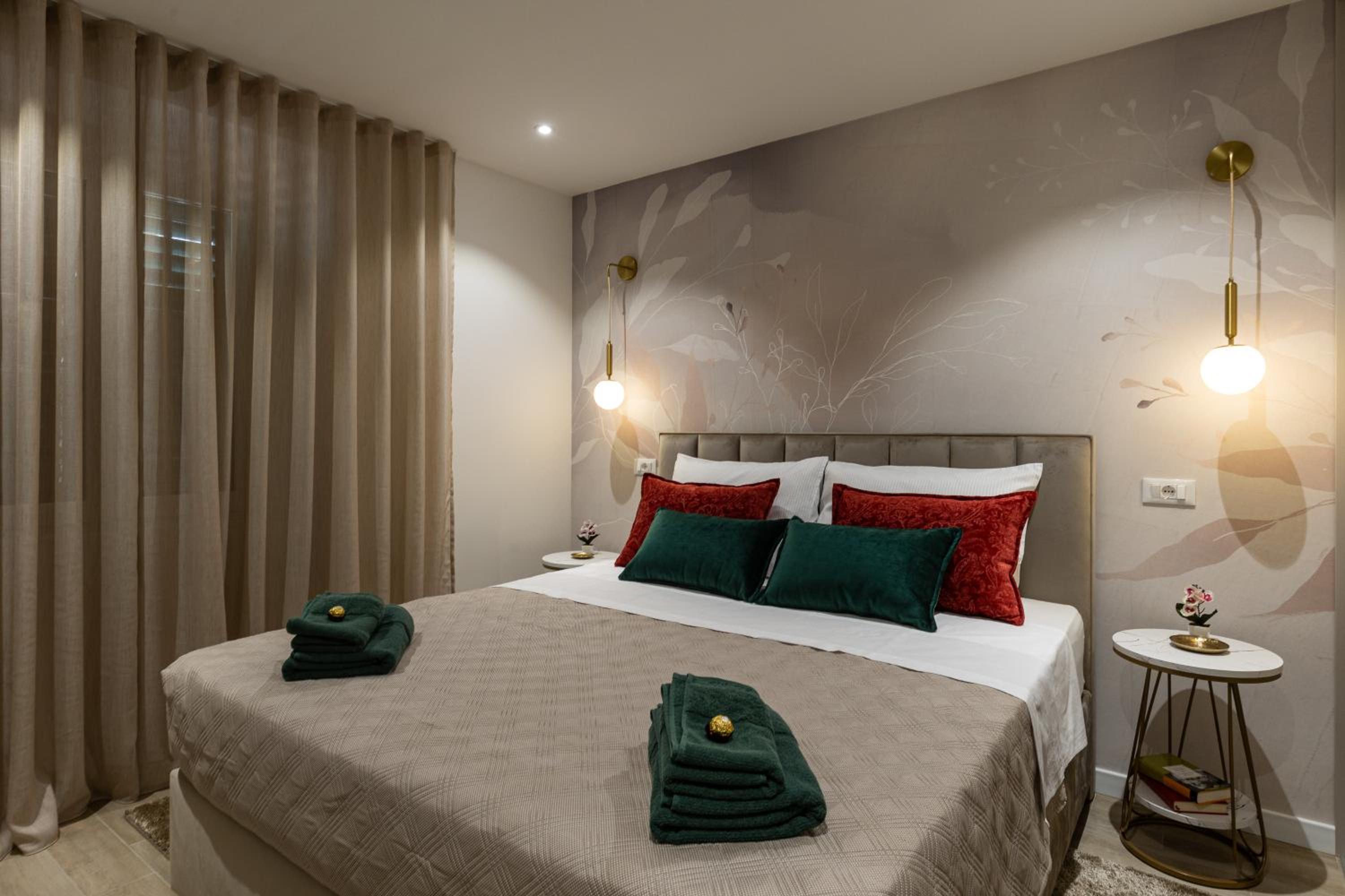 Floret Apartment