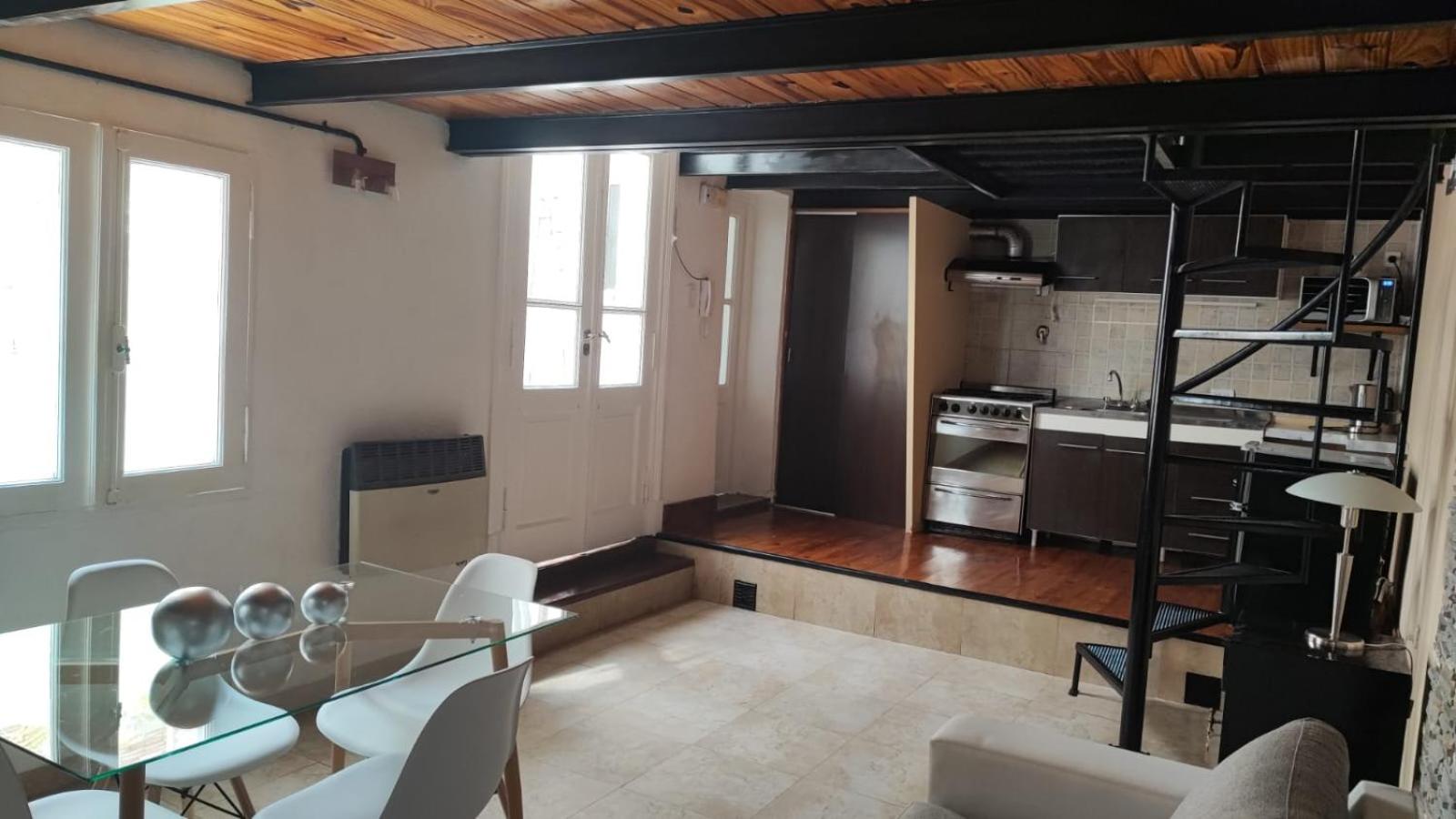 Departamento con patio en excelente ubicación en Belgrano