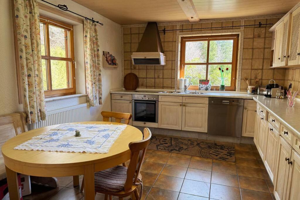 Romantisches Alpenchalet - mit Sauna und Kamin - ruhig und zentral