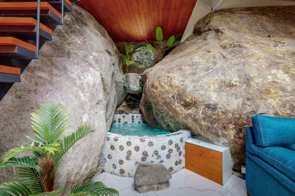 Rocka Verde Retreat 8th Wonder of the World