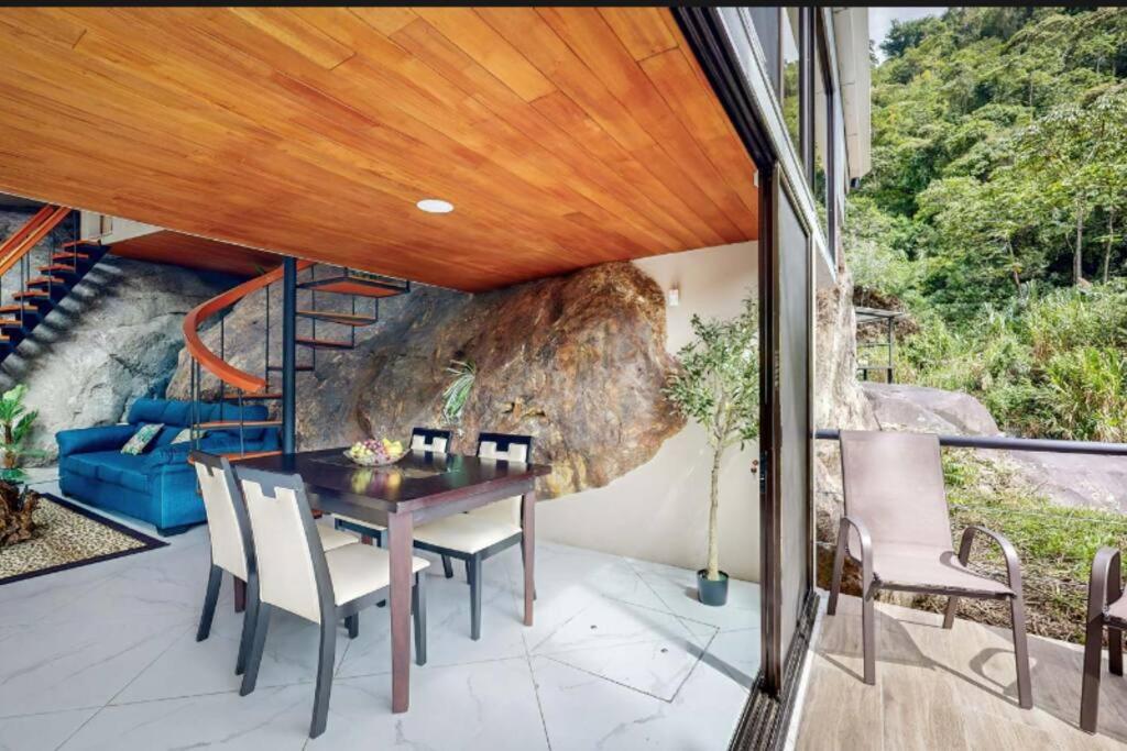 Rocka Verde Retreat 8th Wonder of the World