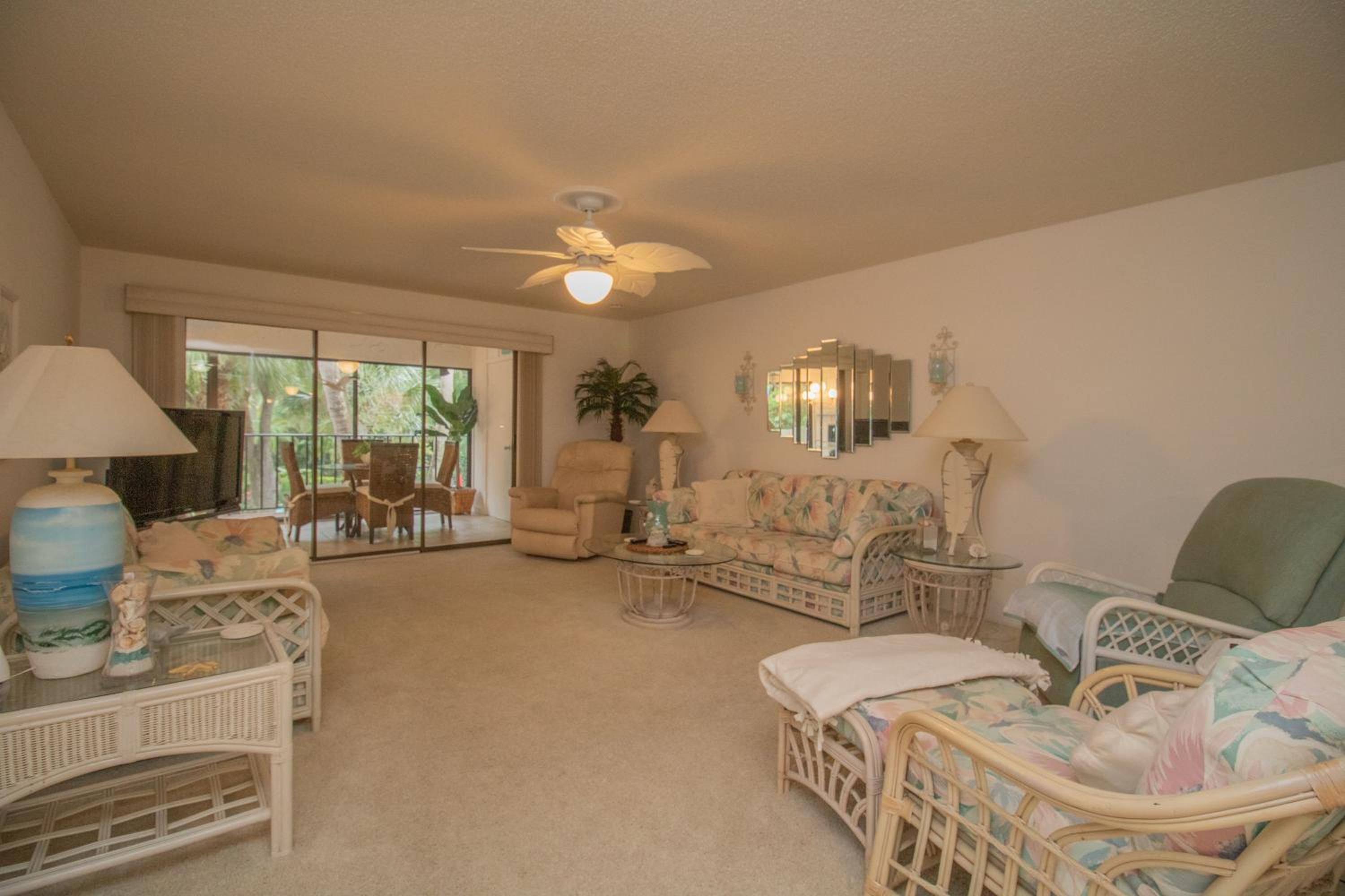 Sun Eagle Condo! Cozy condo with workspace and community pool! view 5