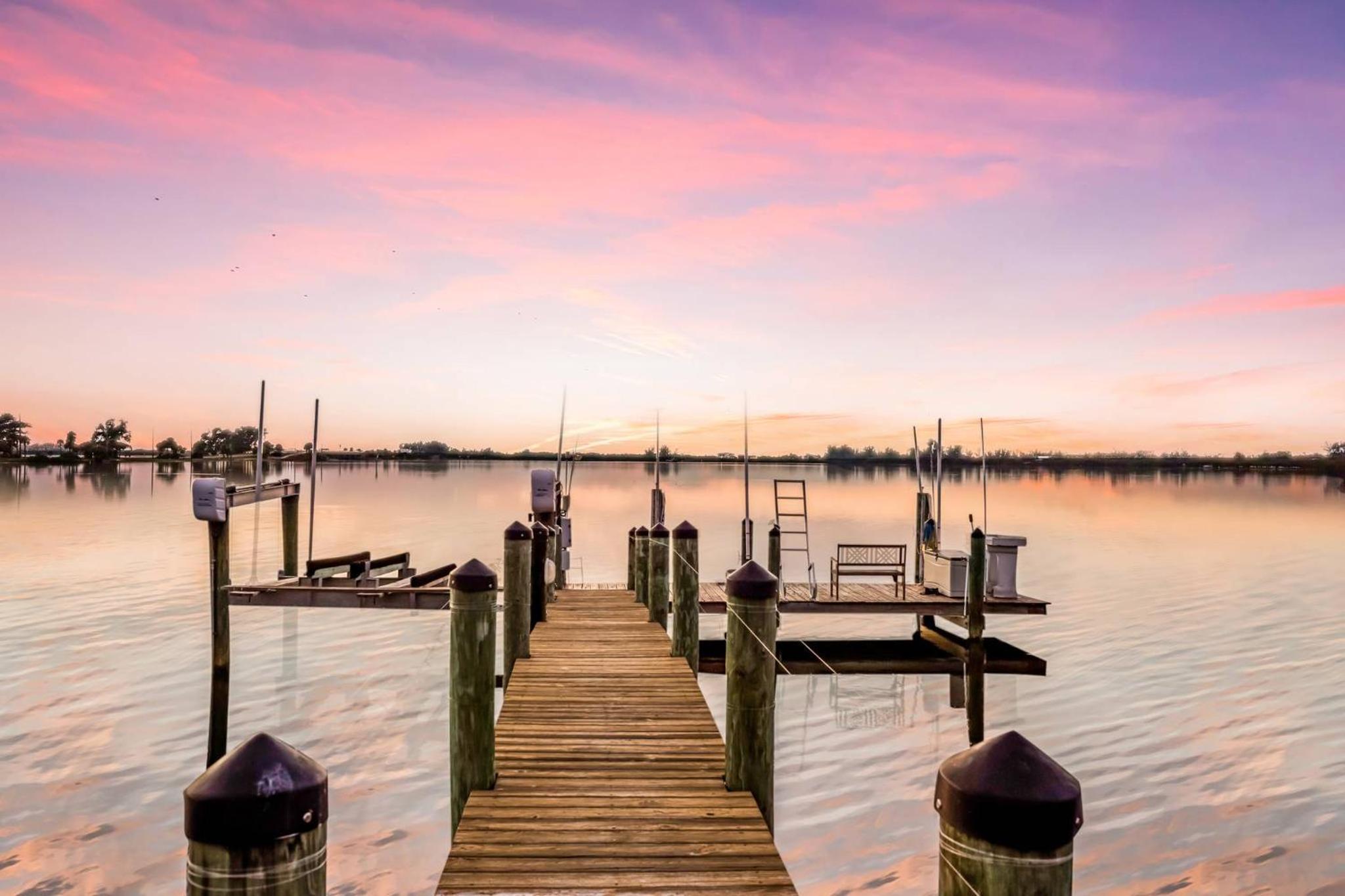 Palma Sola Bay House! Private Dock, Heated Pool & Spa, Game Room & More! view 3
