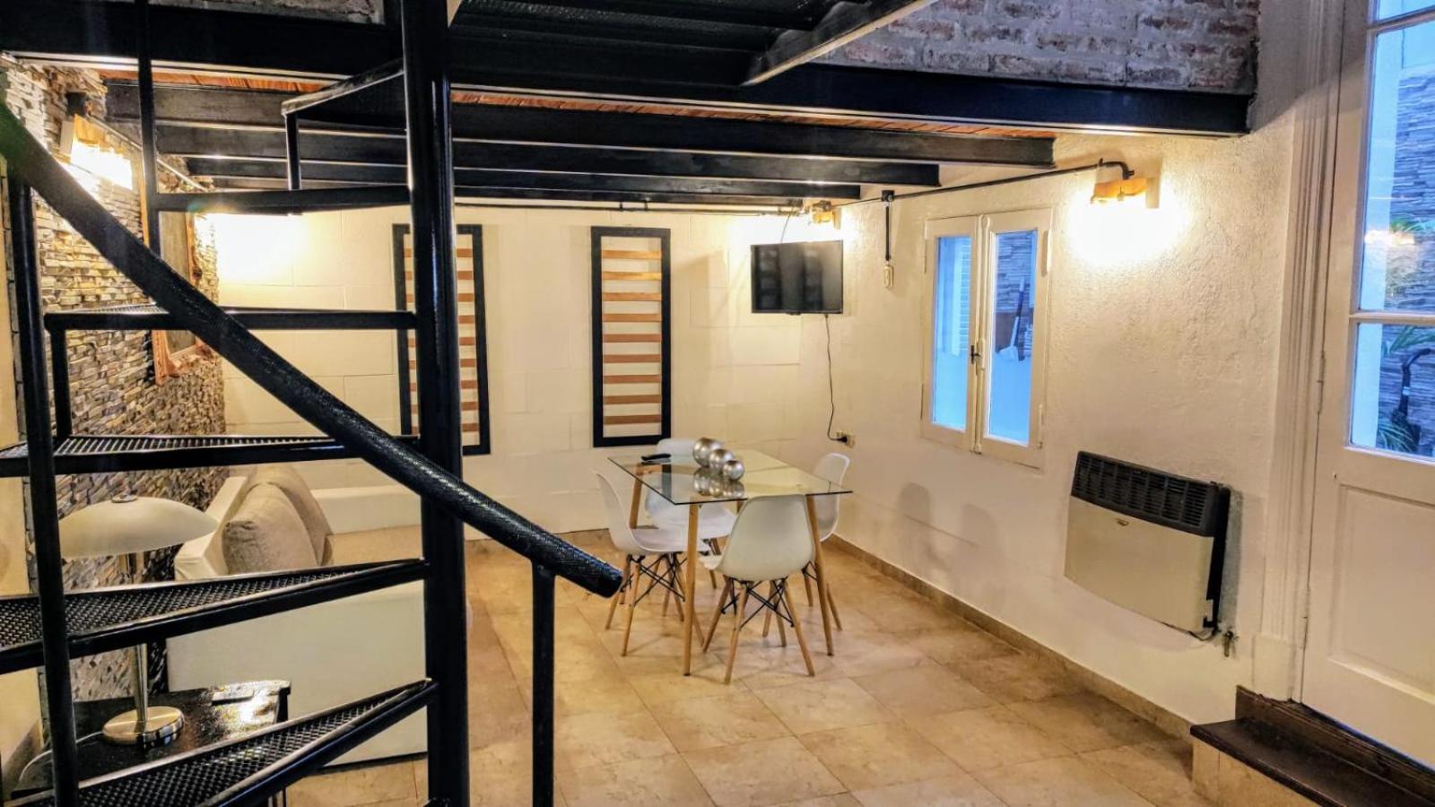Departamento con patio en excelente ubicación en Belgrano