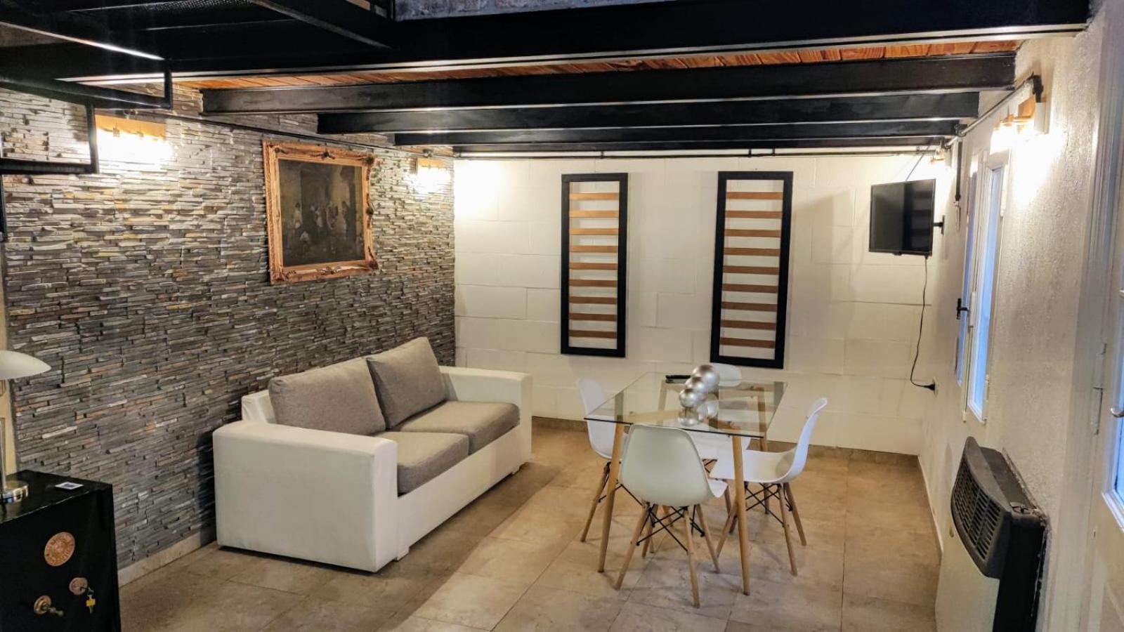 Departamento con patio en excelente ubicación en Belgrano
