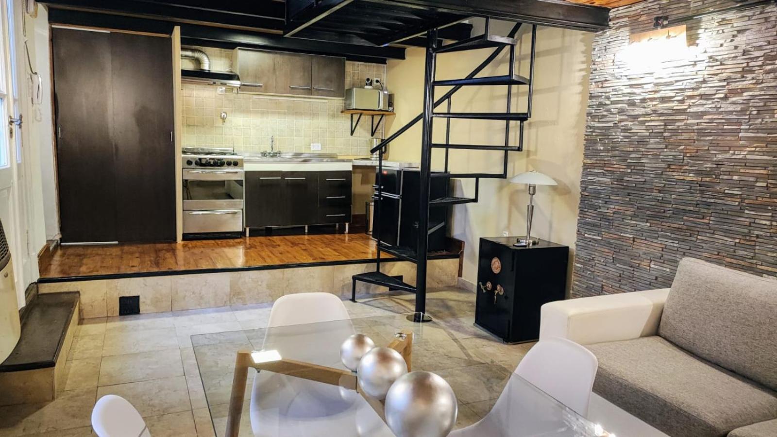 Departamento con patio en excelente ubicación en Belgrano