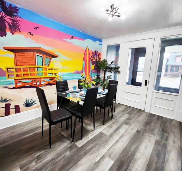 Beach Oasis, Mins to CP & SF, King/WD/Pet OK view 3