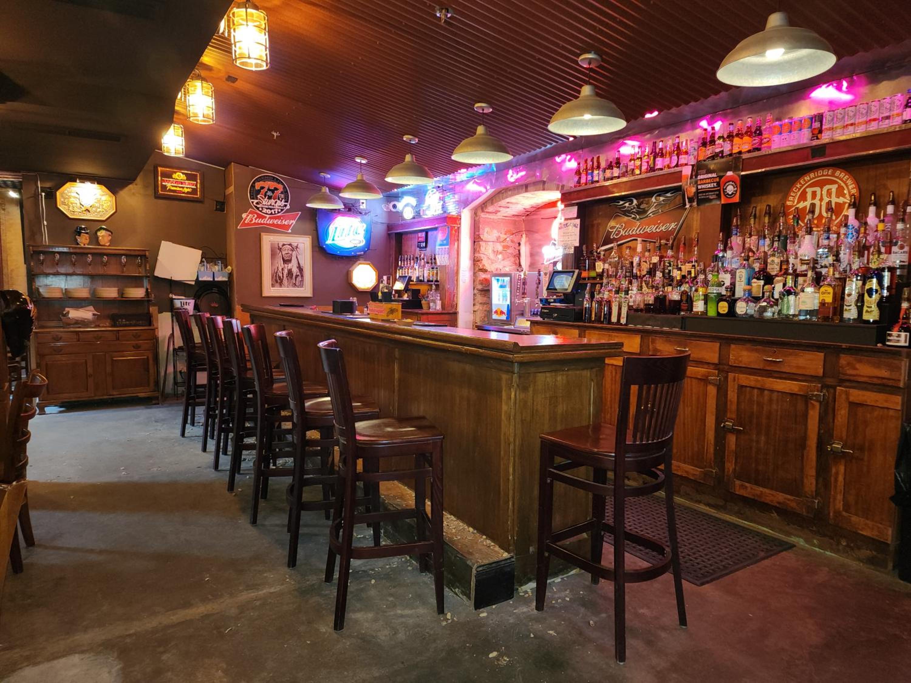 Historic Iron Horse Inn - Deadwood