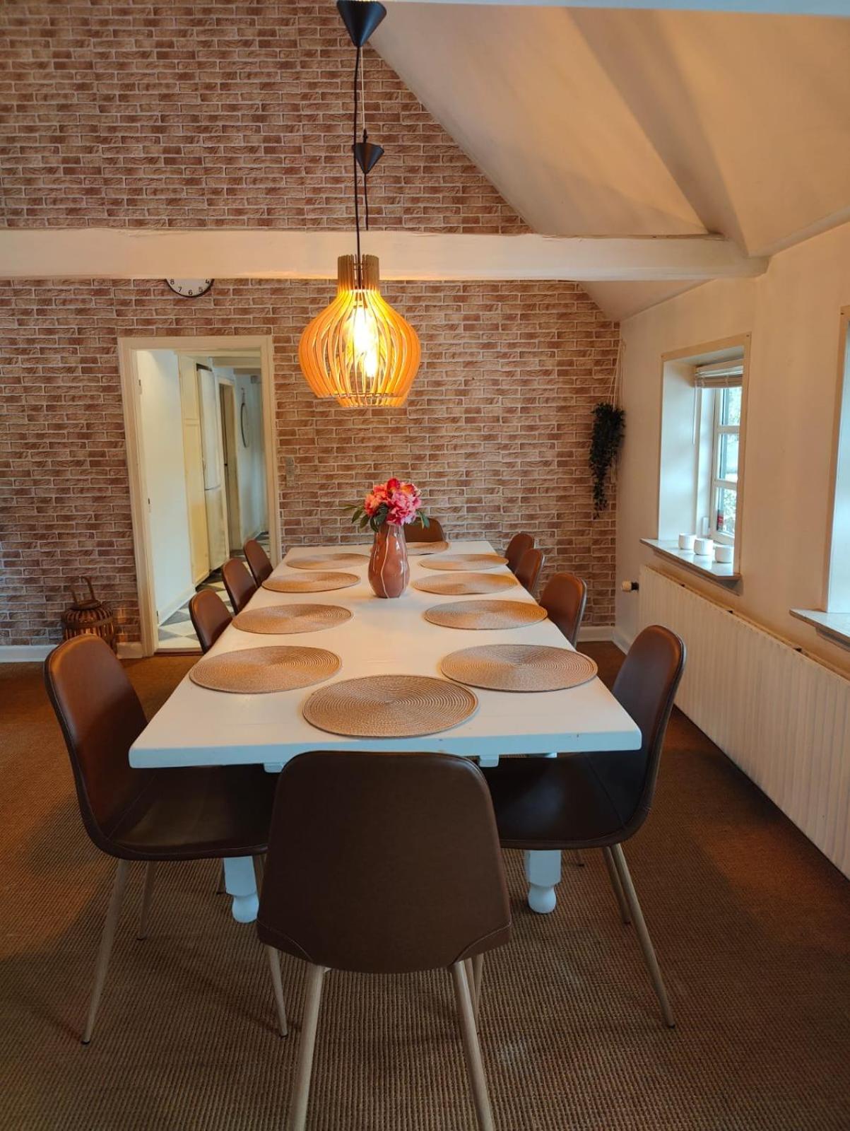 Charmerende stråtag strå hus (med Vildmarksbad)