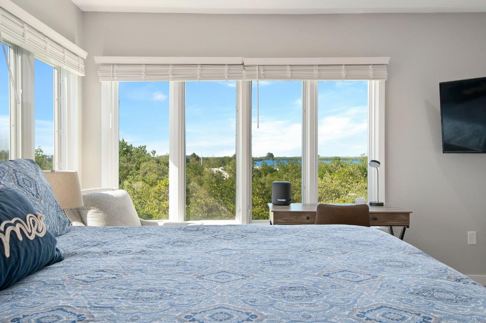 The Tree House! Beautiful townhome in Longboat Key with great amenities surrounded by nature! view 3