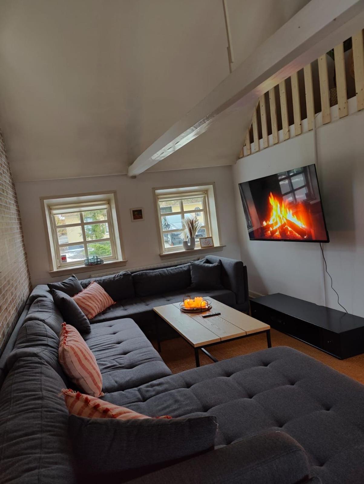 Charmerende stråtag strå hus (med Vildmarksbad)