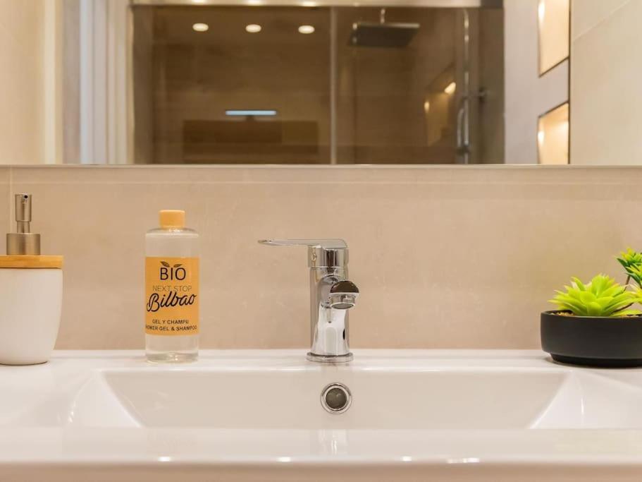 La cruz cozy apartment by Next Stop Bilbao view 2