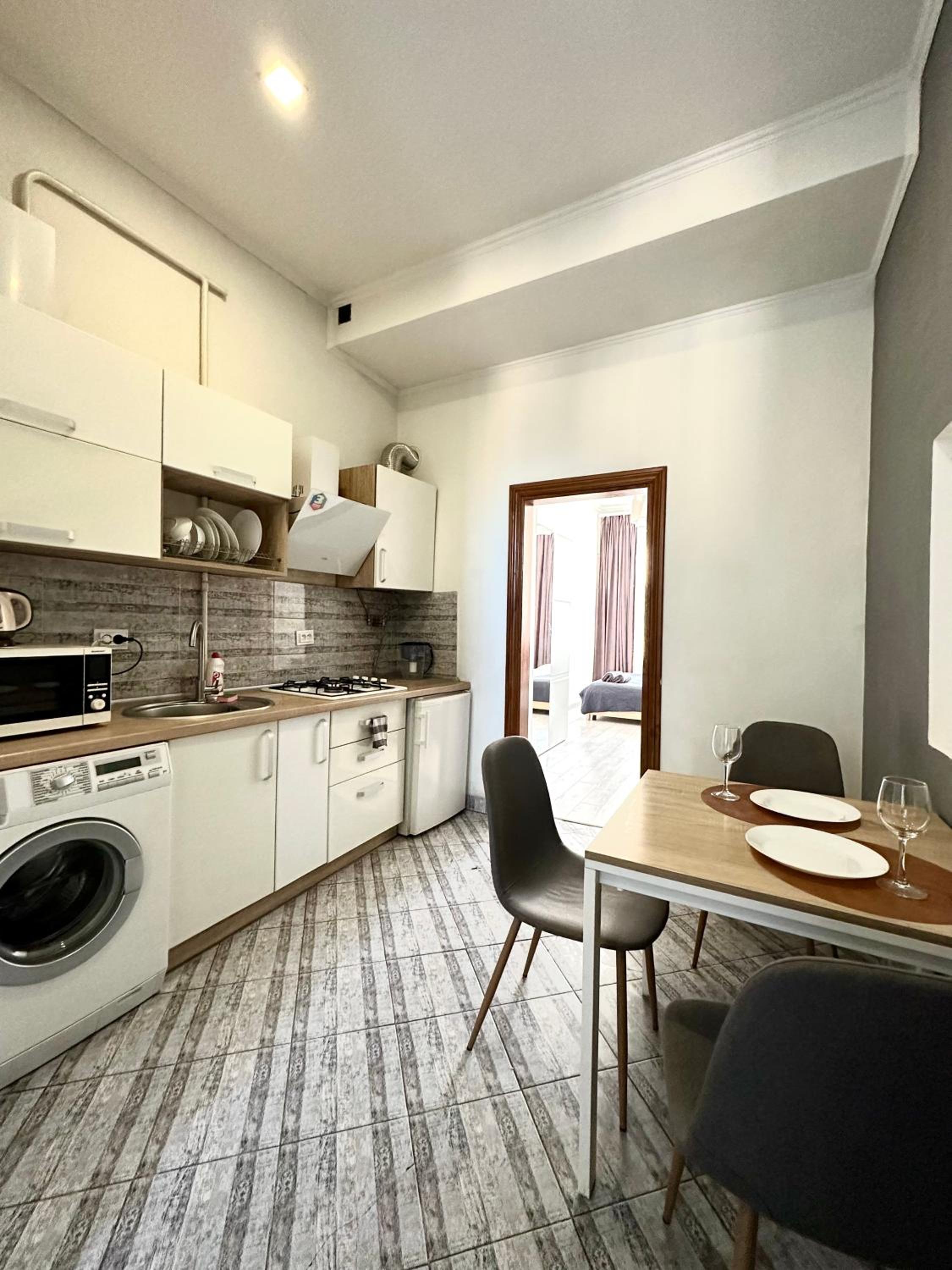 ROMANTIC Apartments-near Opera House 5/8 view 3