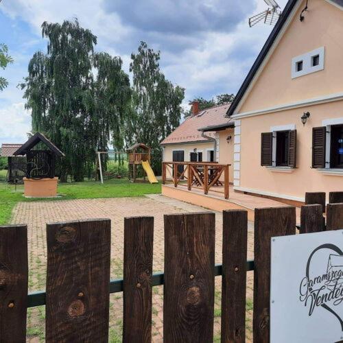 Gyümölcsliget Vendégház