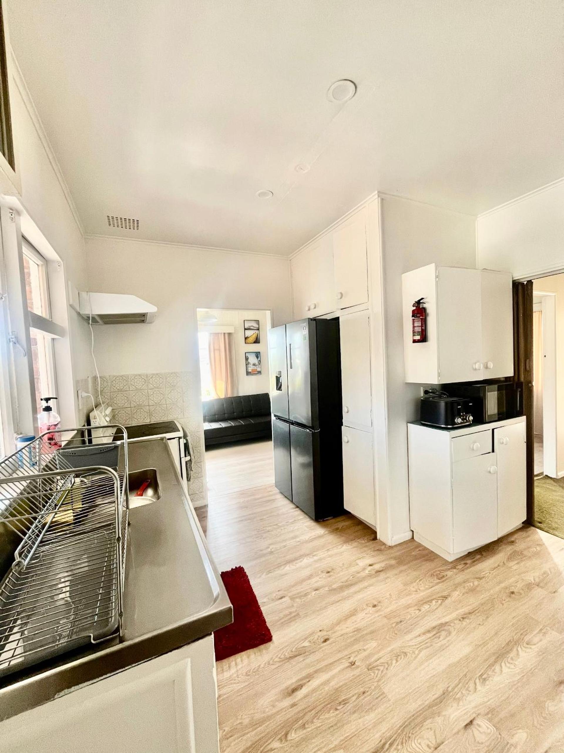 PRIVATE ROOMS IN CENTRAL AUCKLAND view 4