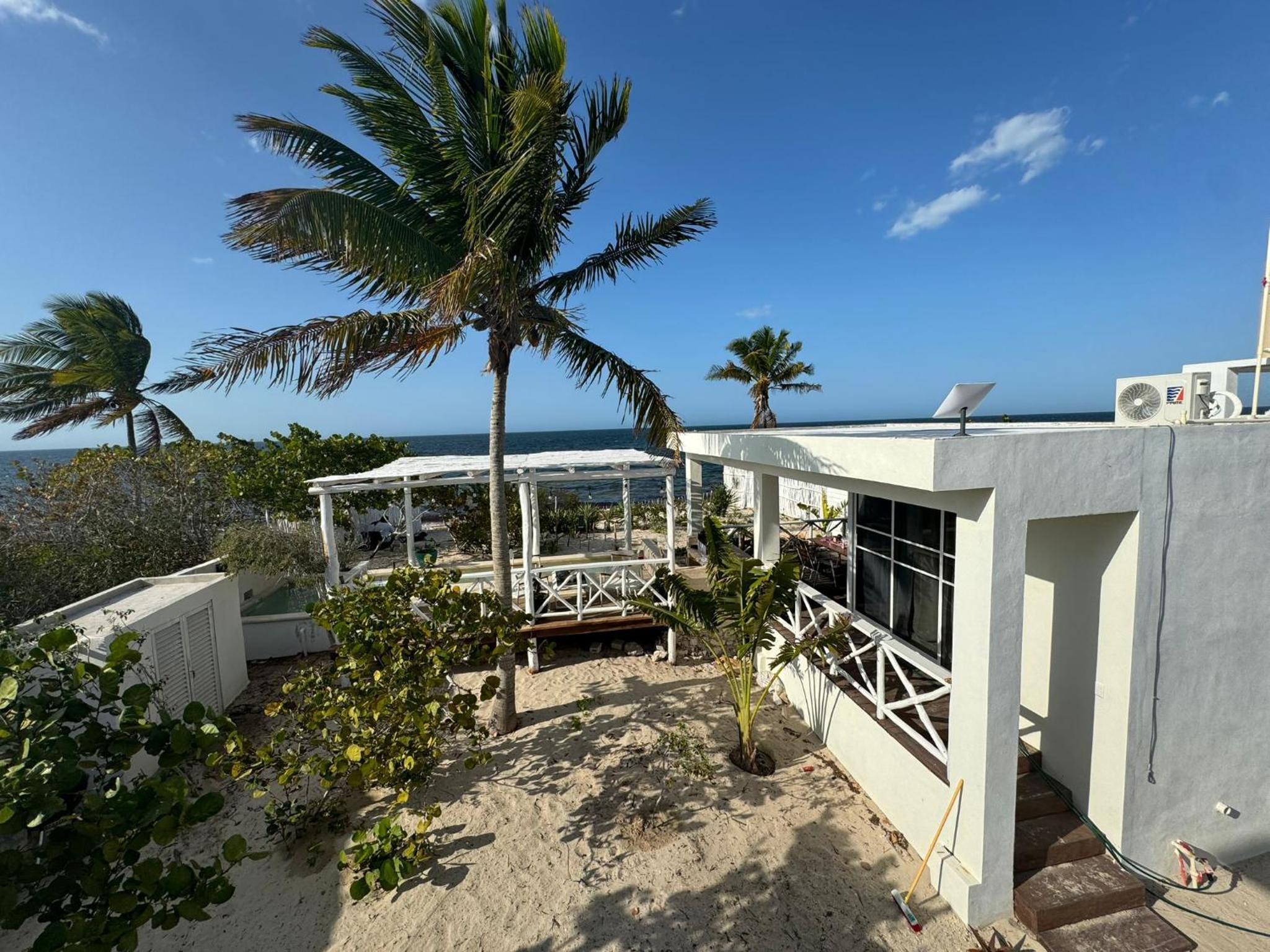 Casa Arsha Beachfront Paradise