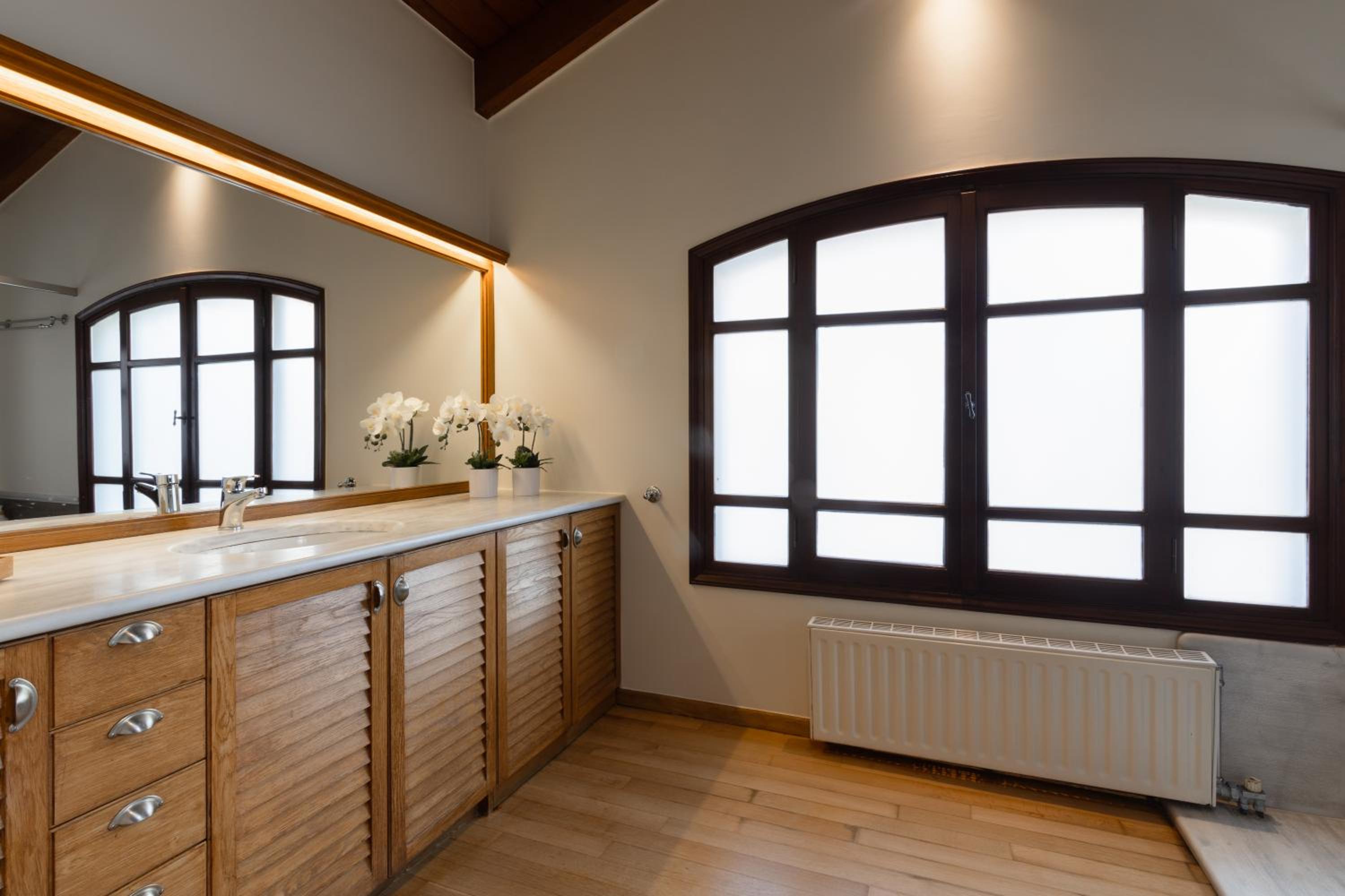 Ma Maison No8 Downtown Villa, Indoor Heated Pool