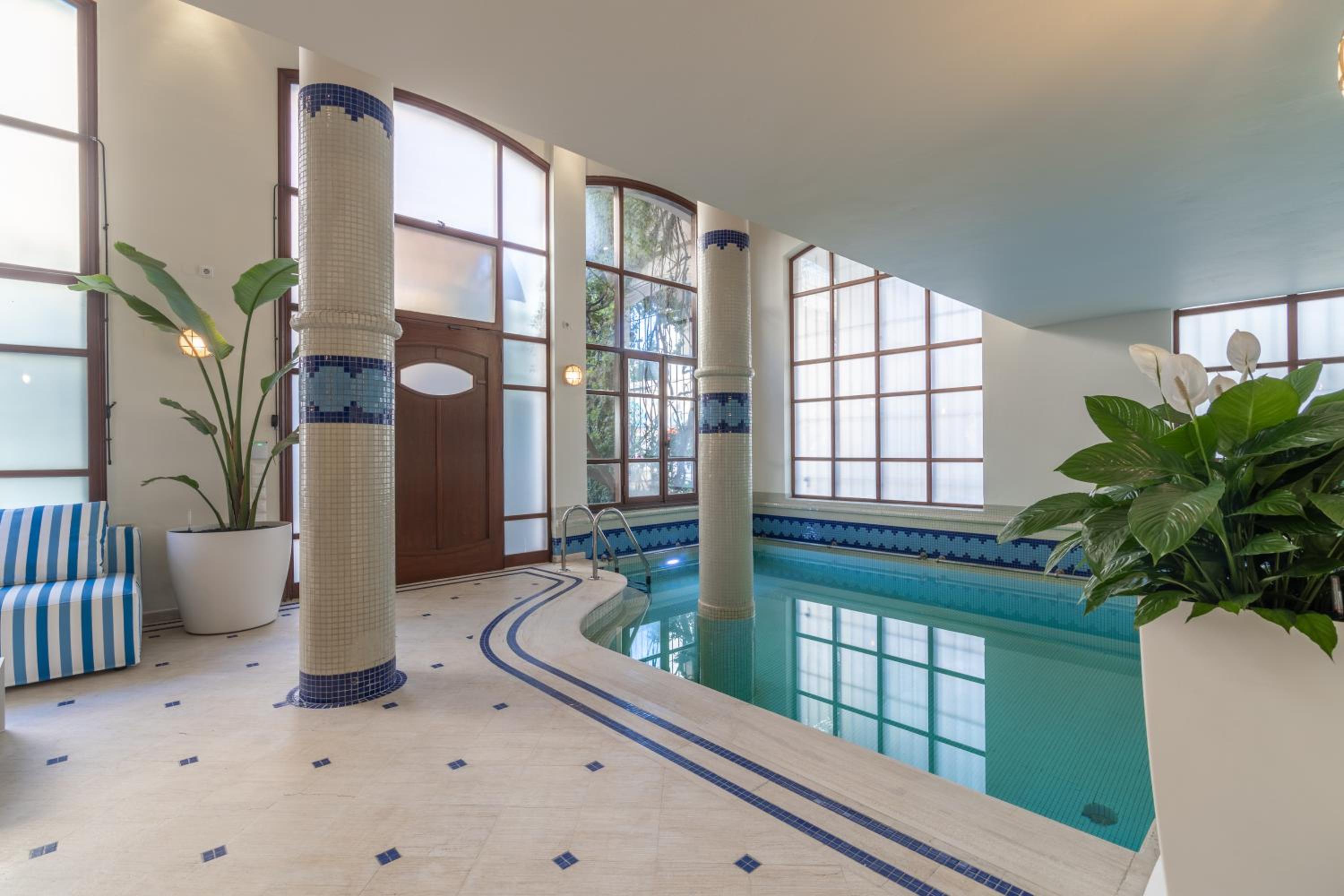 Ma Maison No8 Downtown Villa, Indoor Heated Pool