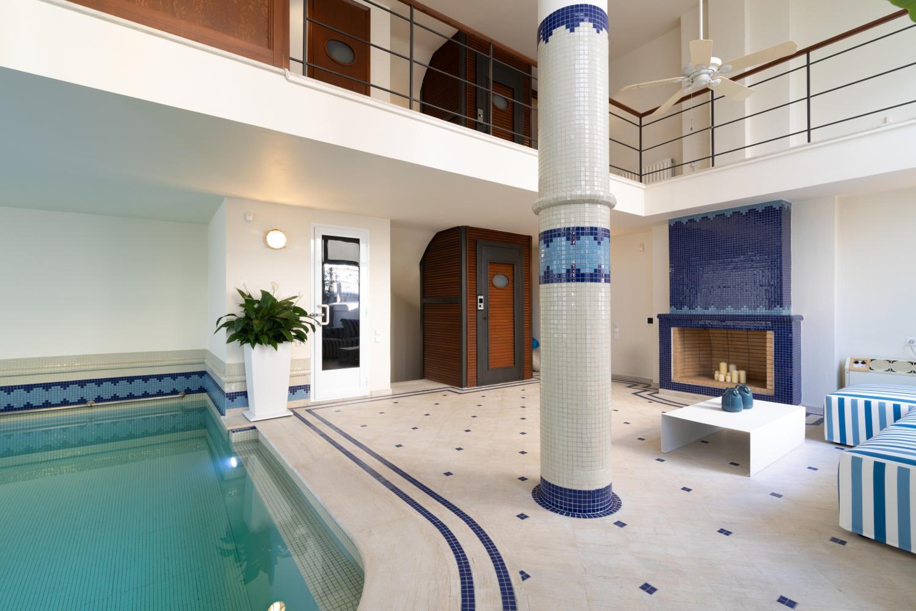 Ma Maison No8 Downtown Villa, Indoor Heated Pool