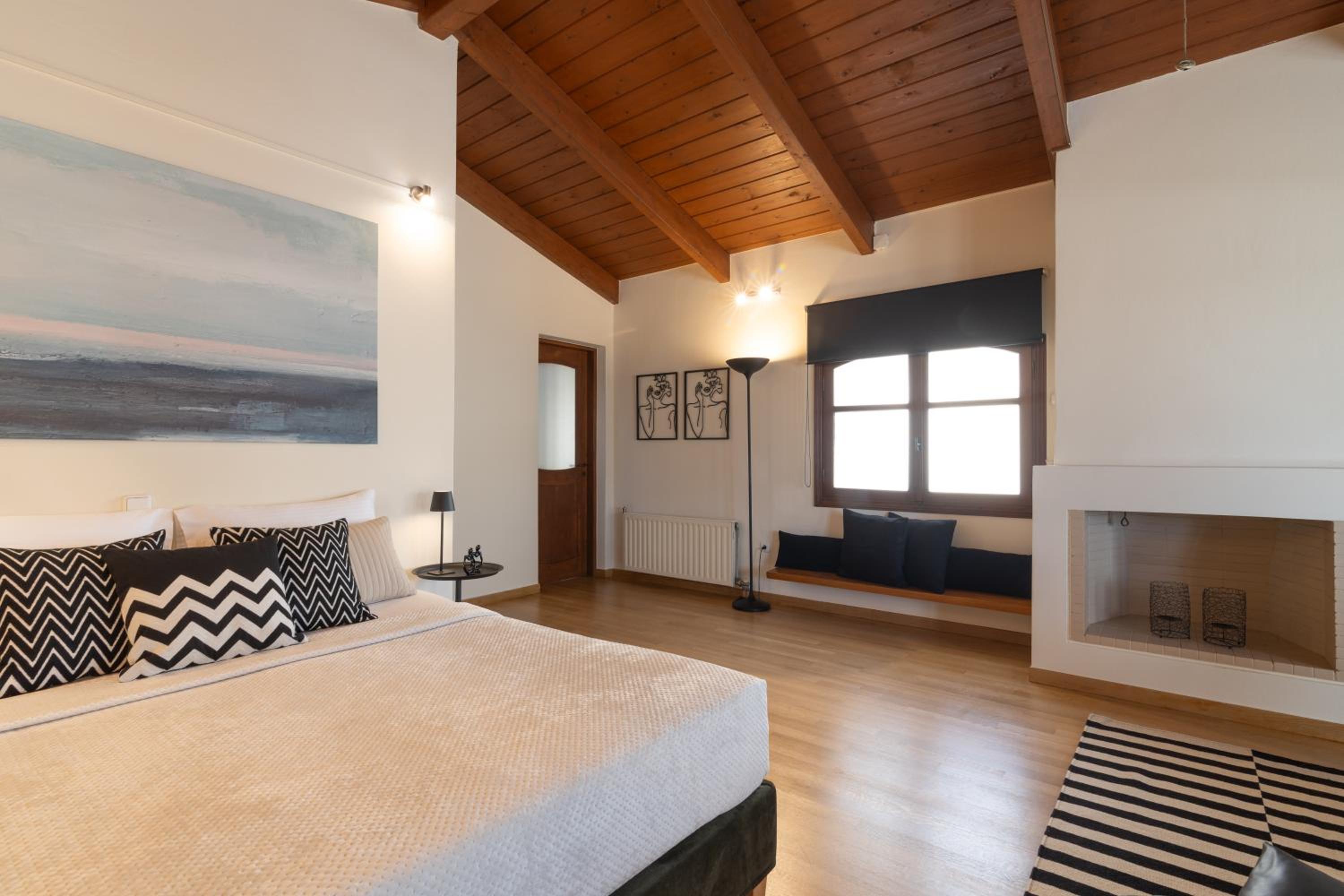 Ma Maison No8 Downtown Villa, Indoor Heated Pool