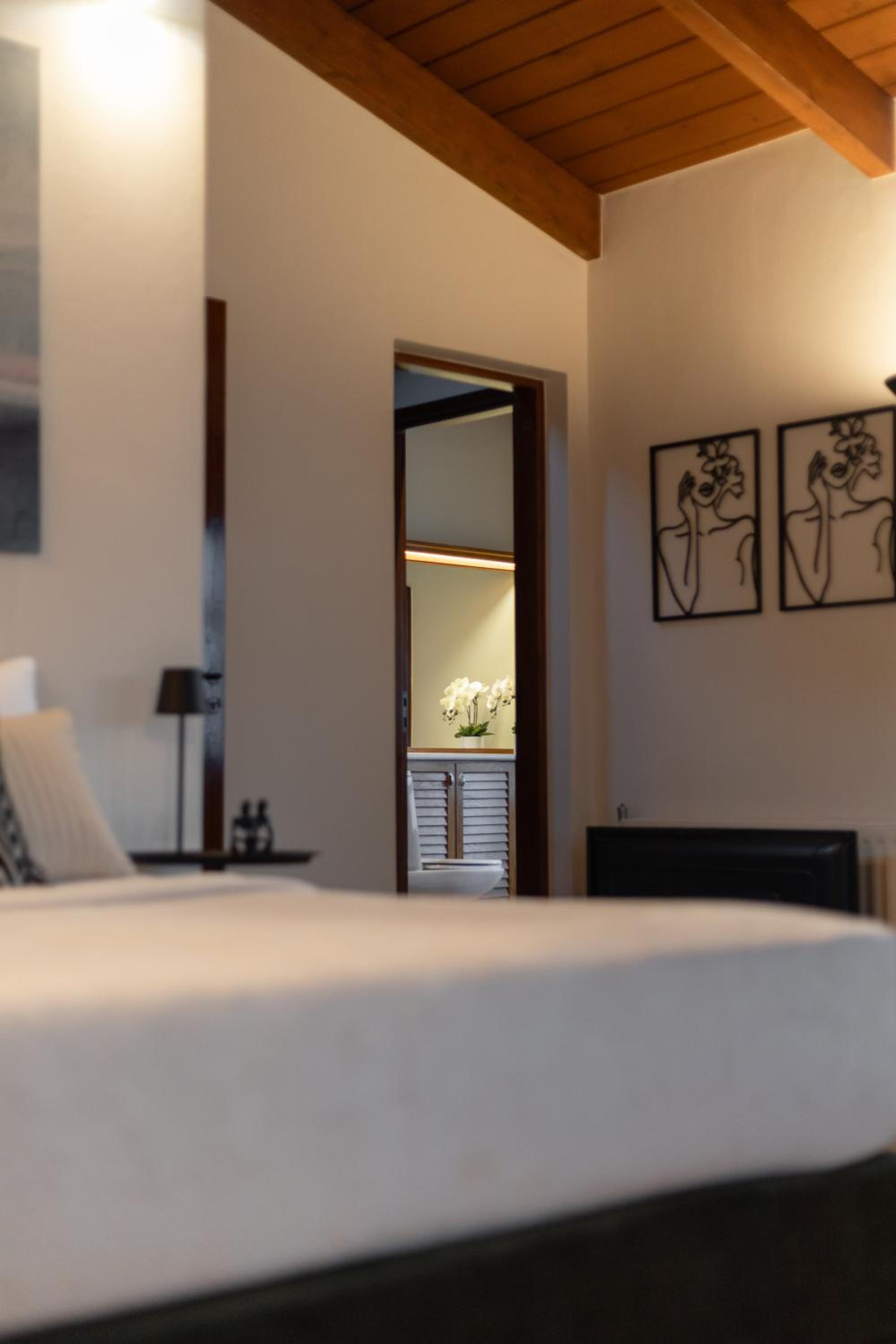 Ma Maison No8 Downtown Villa, Indoor Heated Pool