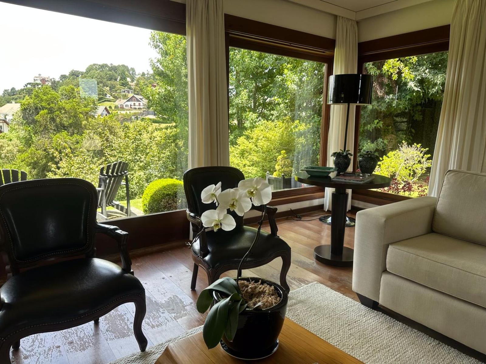 Casa moderna em Campos do Jordão