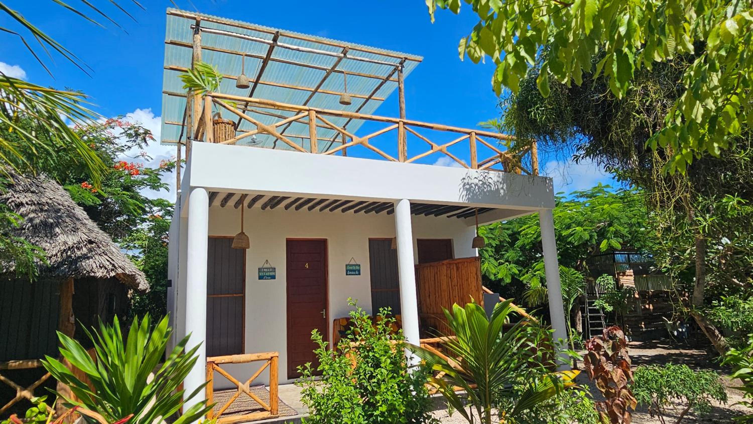 Cozy Bungalow - Garden, Terrace, Rooftop, Beach