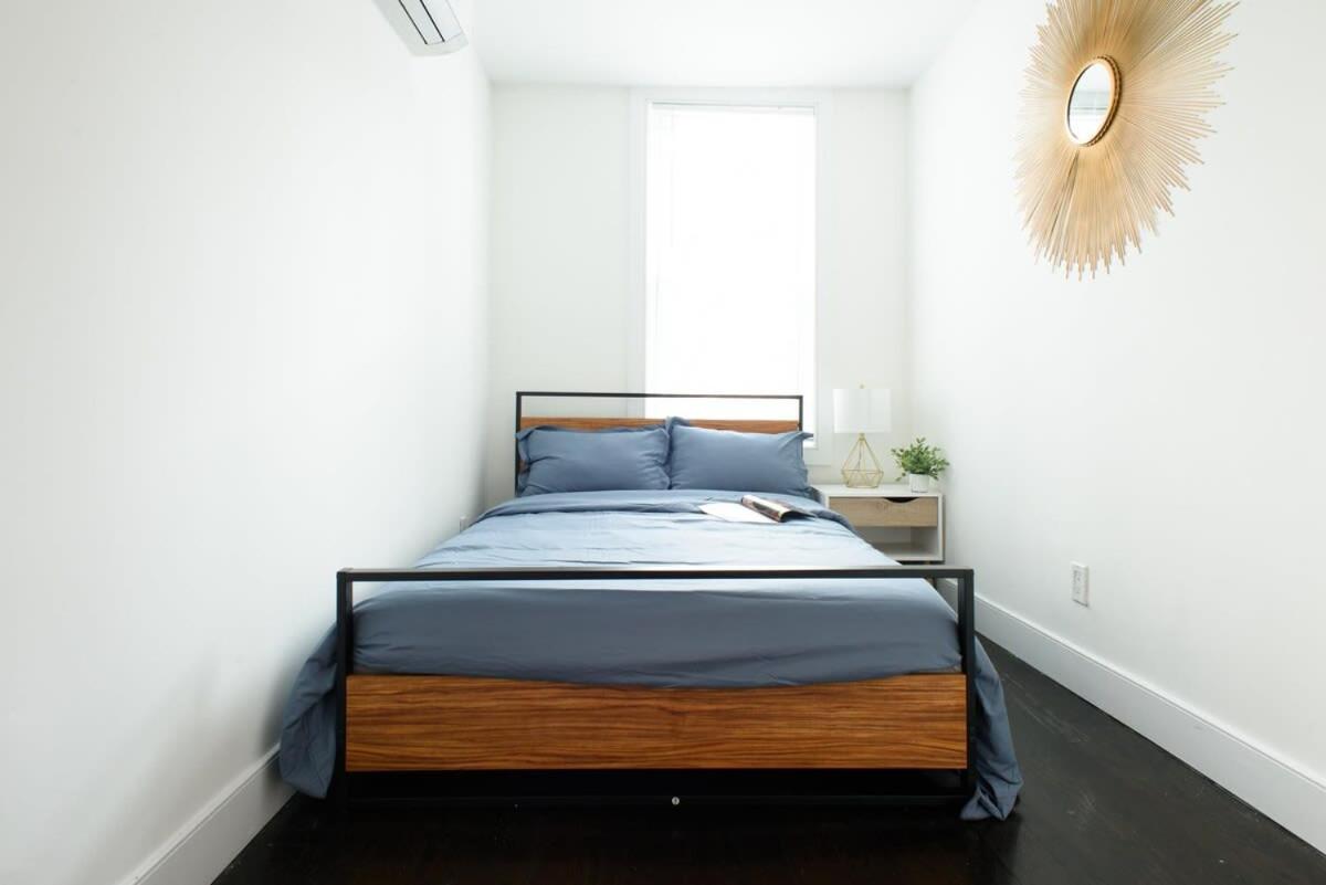 39-1 Renovated 3BR Prime Midtown West