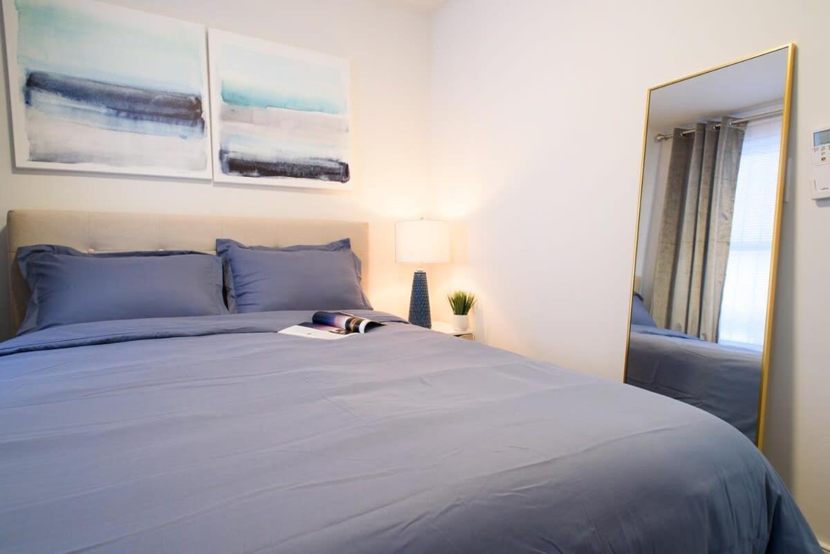 39-1 Renovated 3BR Prime Midtown West
