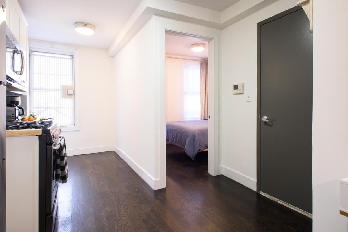 39-1 Renovated 3BR Prime Midtown West