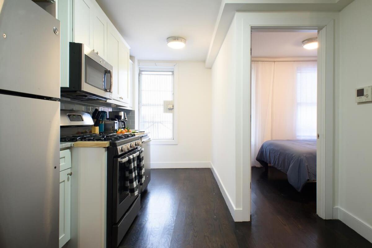 39-1 Renovated 3BR Prime Midtown West