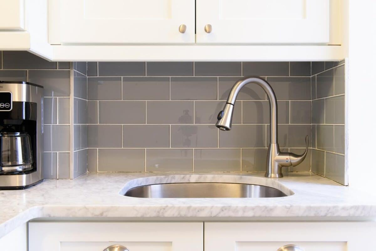 39-1 Renovated 3BR Prime Midtown West