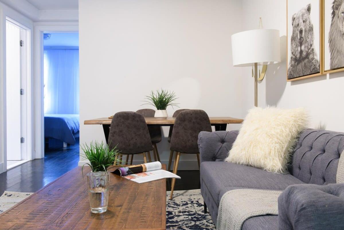 39-1 Renovated 3BR Prime Midtown West