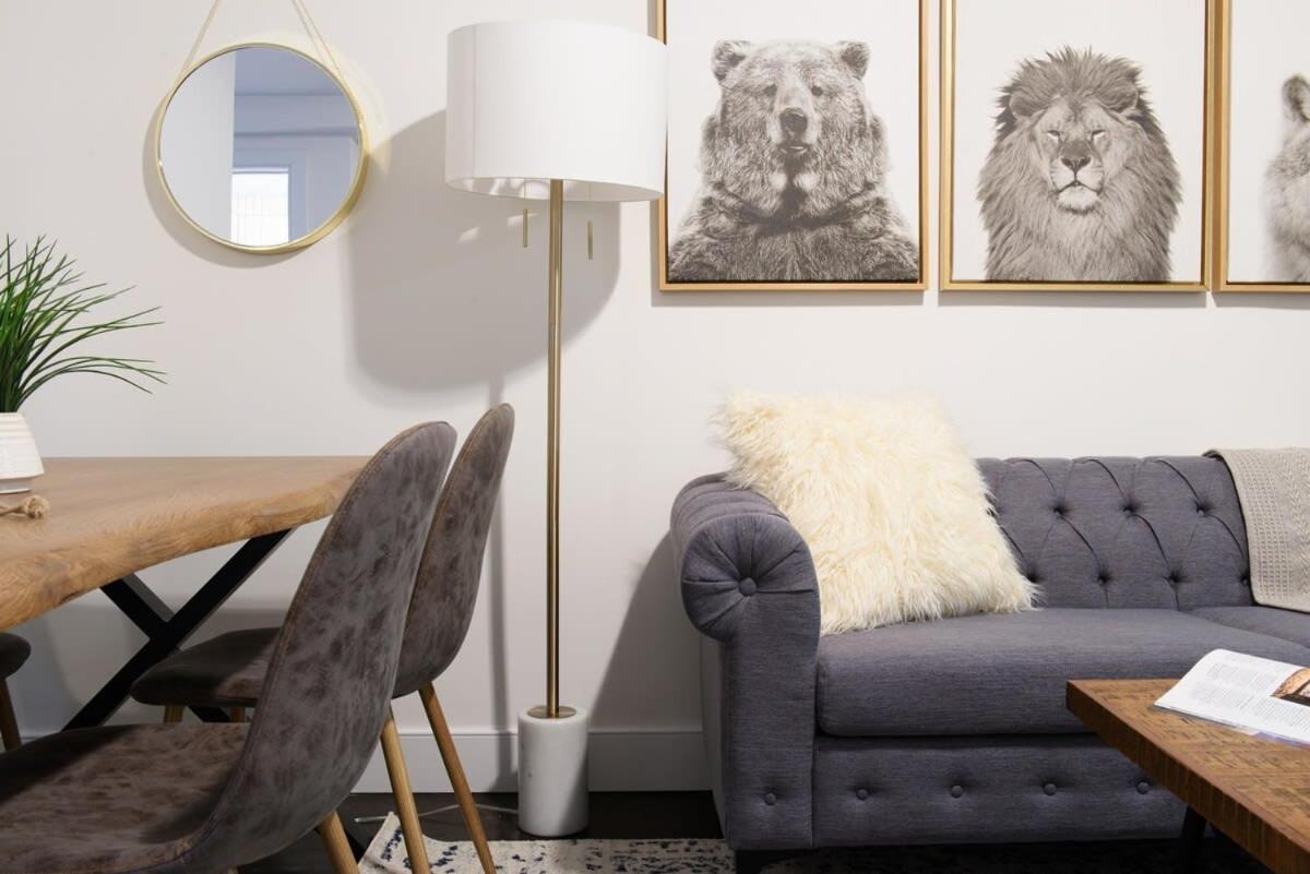 39-1 Renovated 3BR Prime Midtown West