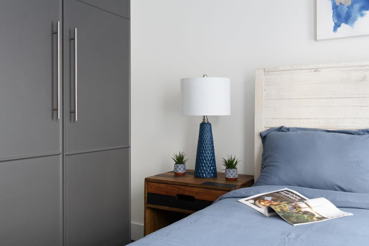 39-1 Renovated 3BR Prime Midtown West