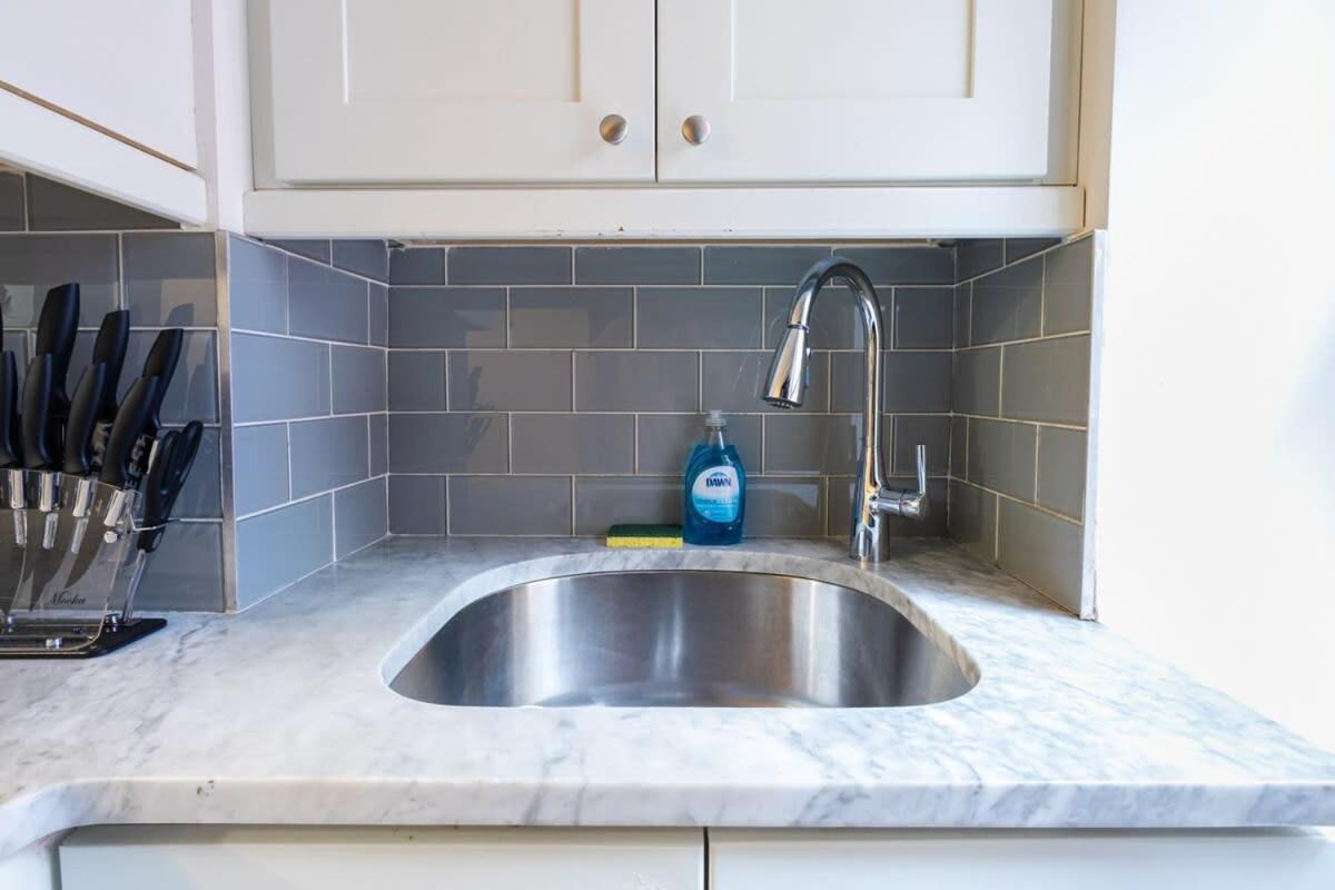 39-2 Renovated 3BR Prime Hudson Yards Area