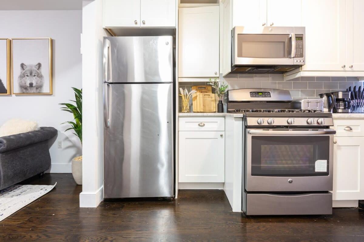 39-2 Renovated 3BR Prime Hudson Yards Area